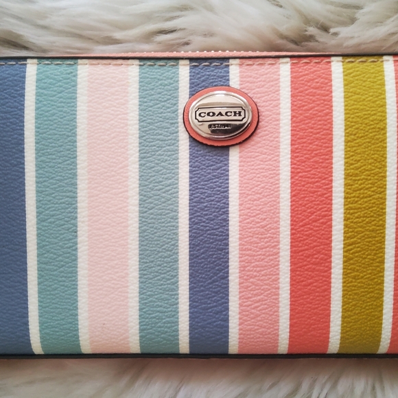 Authentic Coach Vintage Rainbow Zip Wallet Beyond EUC - Picture 12 of 13